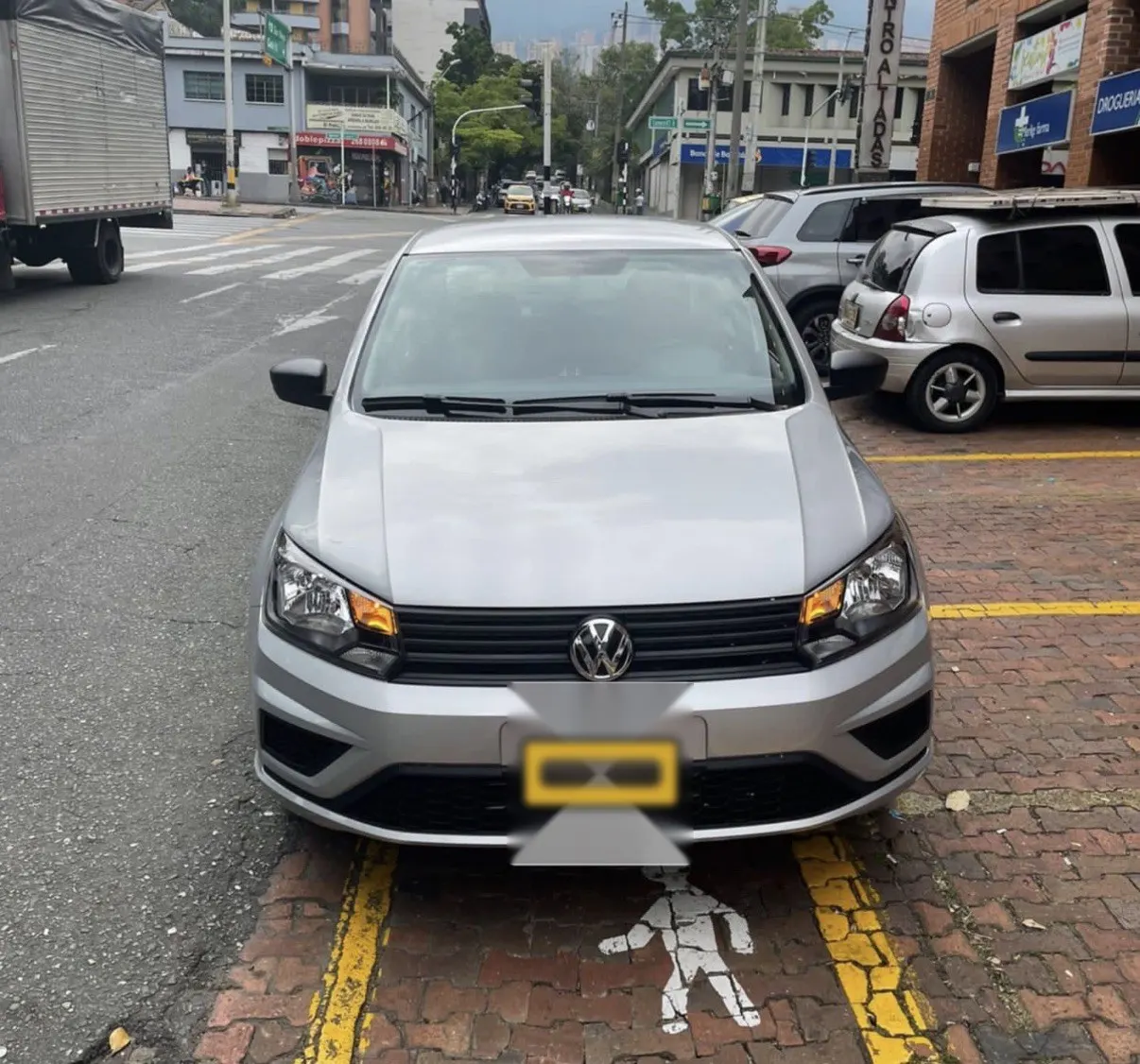 Volkswagen Voyage - foto real