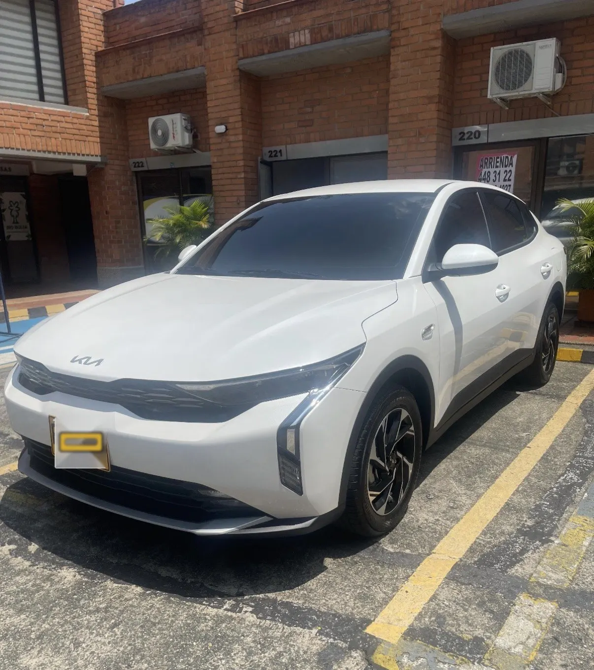 Kia K3 Sedán - foto real